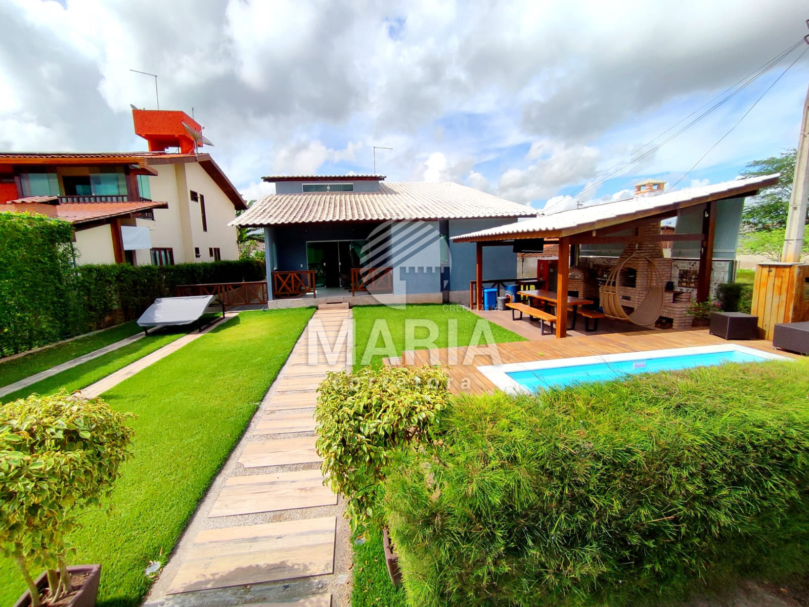 casa-dentro-de-condom-nio-venda-em-gravat-com-4-su-tes-e-piscina