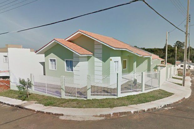 Casa para locação em Uvaranas *Disponível a partir de 01/06/2024*