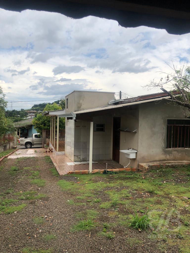 Casa à venda no Bairro Pinheirinho