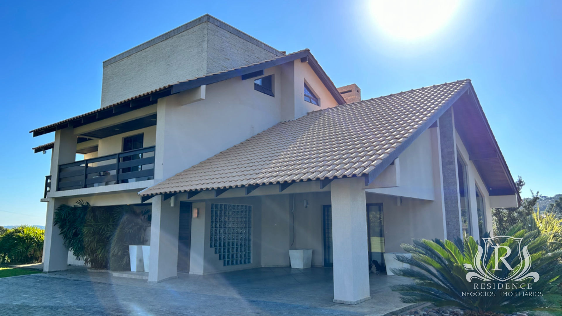 Casa com tanques de peixe à venda no bairro Seminário